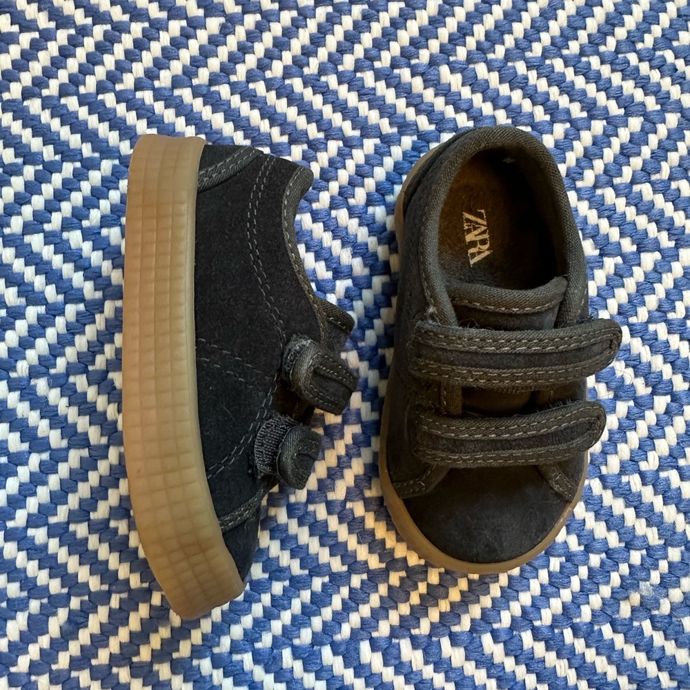 ZARA: Kids Sneakers Size 19